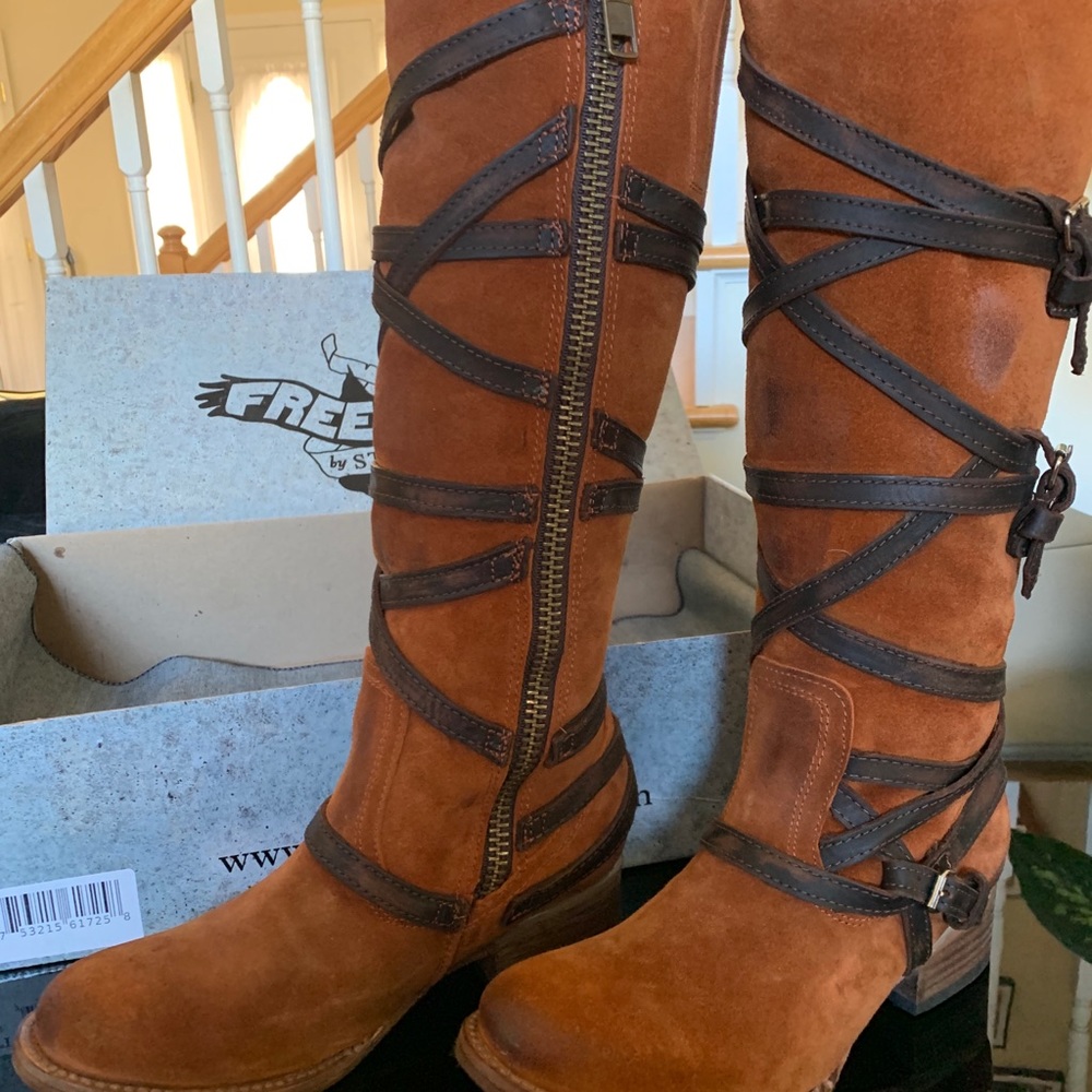 Brand new! Never worn Freebird Boots🤎✨